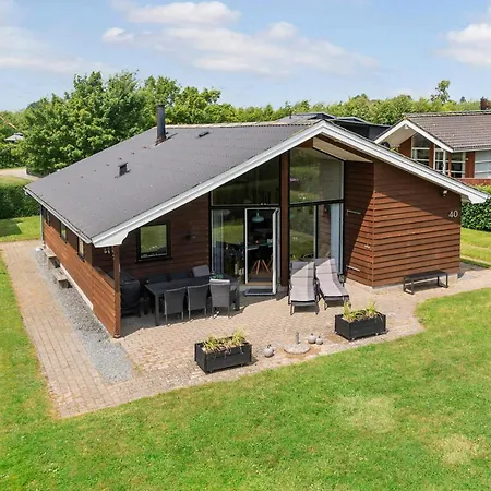 بيت للعطل Stunning Home In Haderslev With Sauna